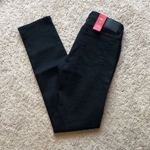 NWT Levi’s Black Straight Leg Jeans